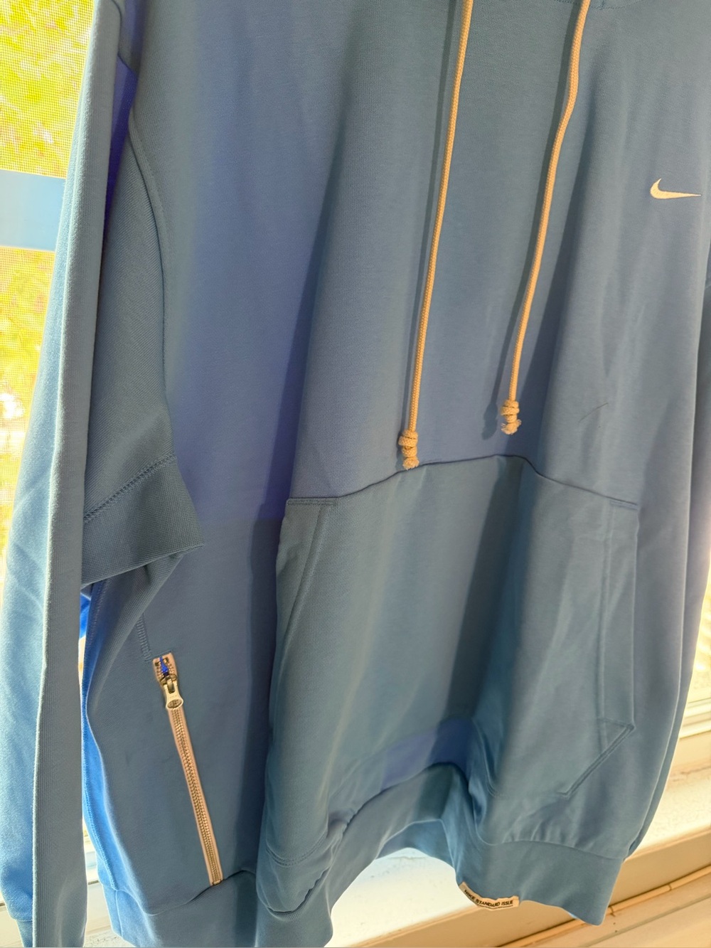 Nike Men’s light Blue Performance Pullover Hoodie with Contrast Drawcords xxl